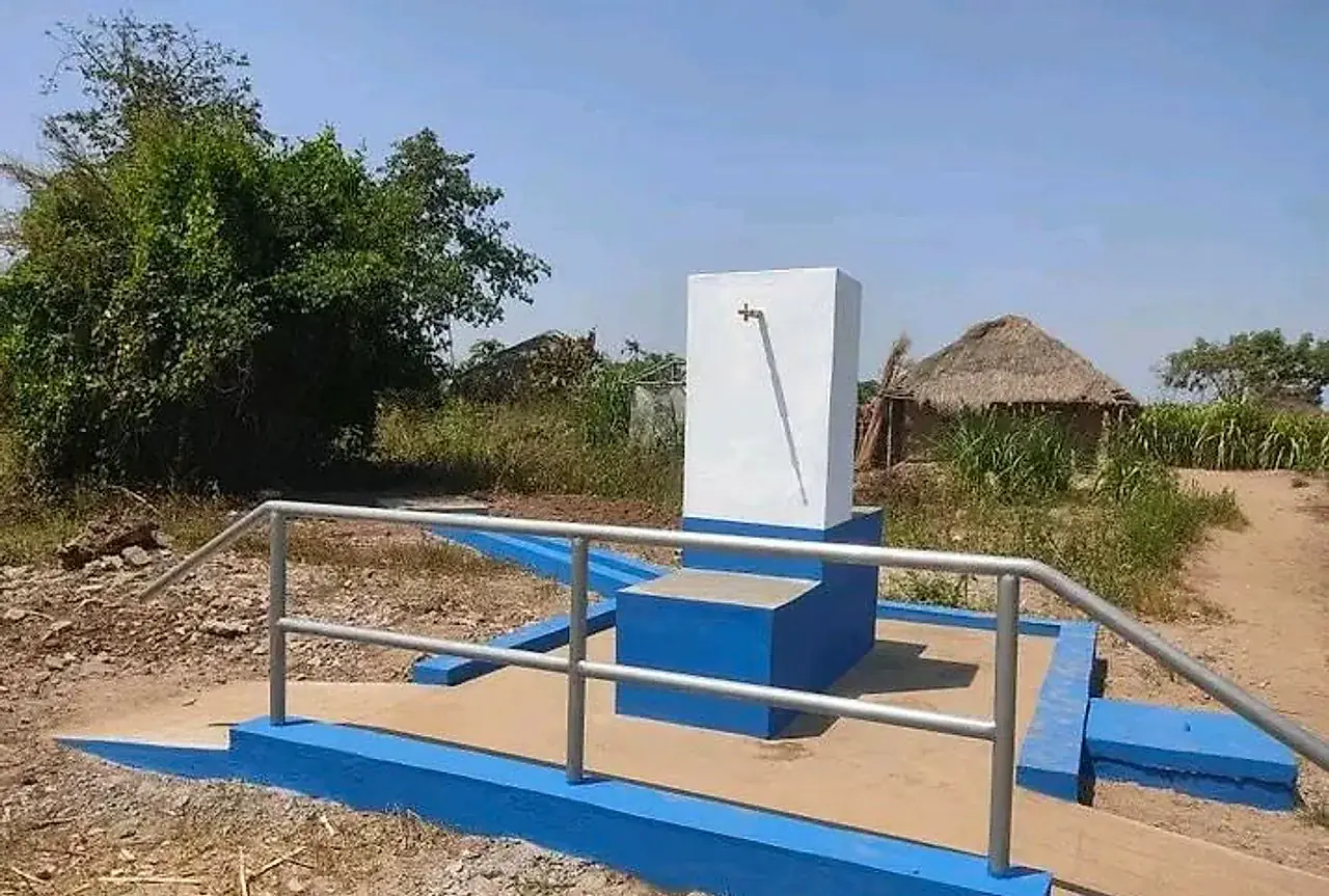 Fontanário comunitário com rampa de acesso