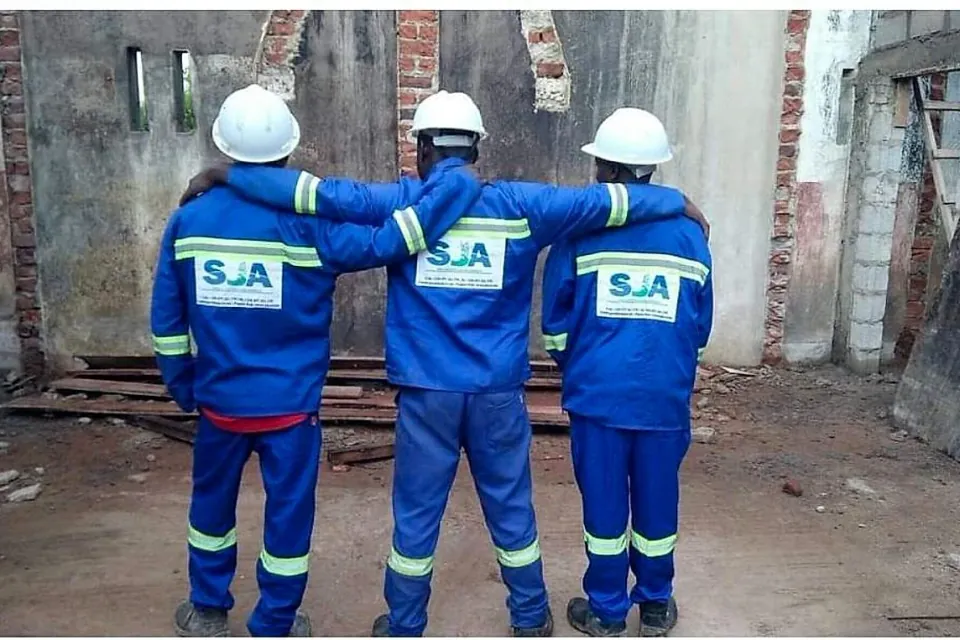 Técnicos da SJA na requalificação da antiga cadeia de Gorongosa